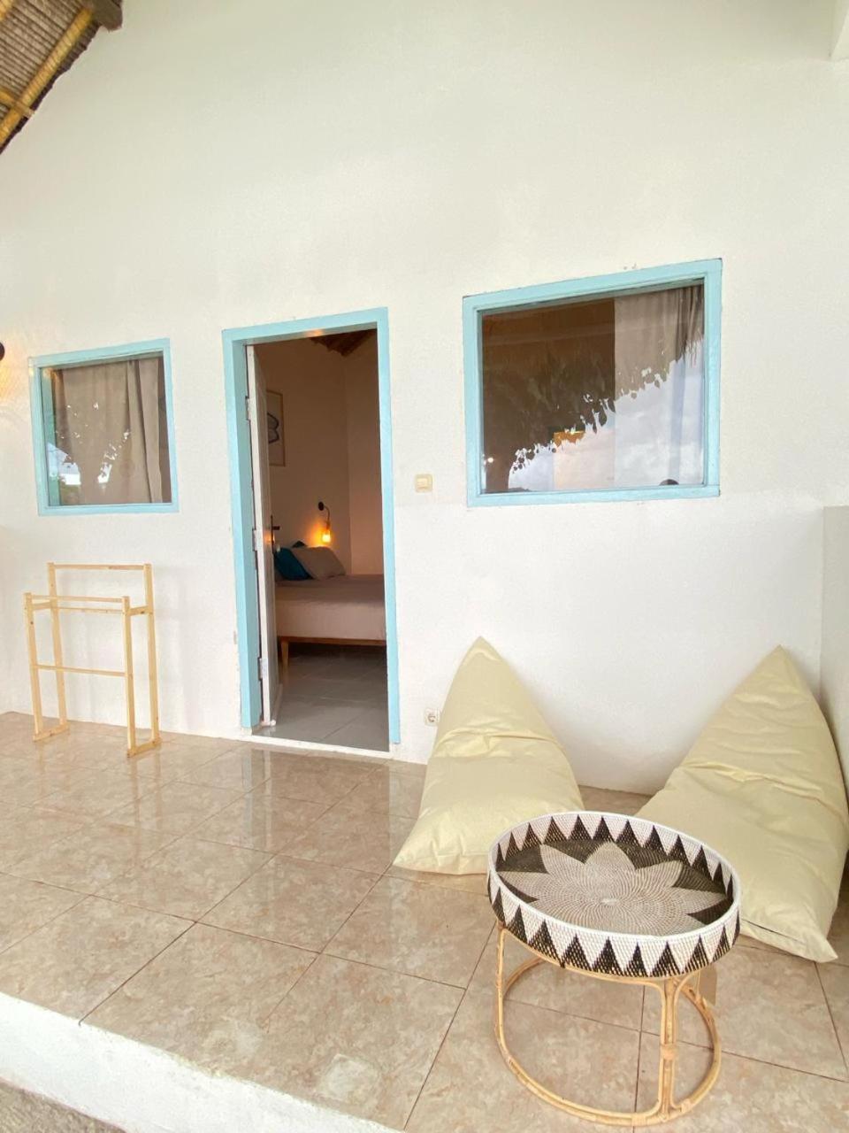 Готель Surf Shack Grupuk Bumbang Екстер'єр фото
